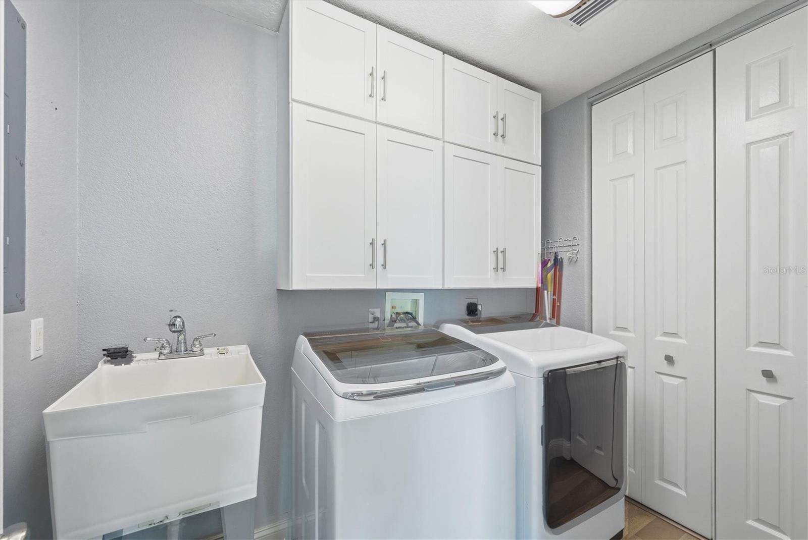 LANDINGS ON LEMON BAY - Residential