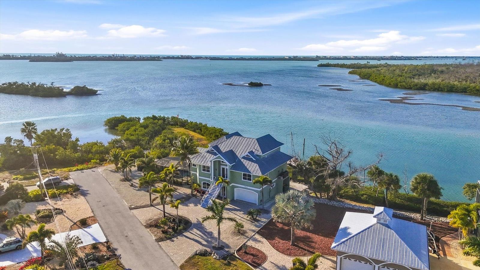 LANDINGS ON LEMON BAY - Residential