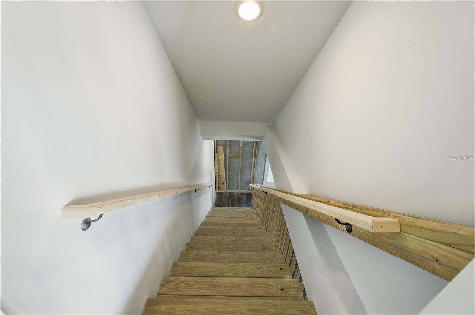 LANDINGS ON LEMON BAY - Residential