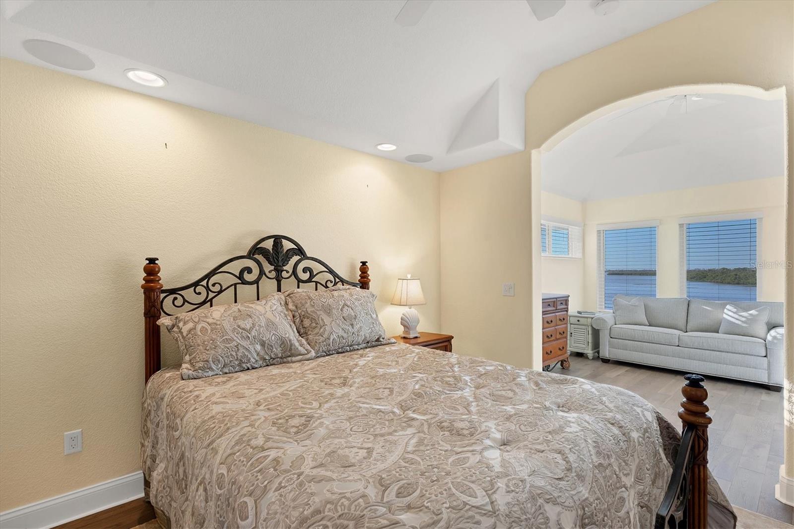 LANDINGS ON LEMON BAY - Residential