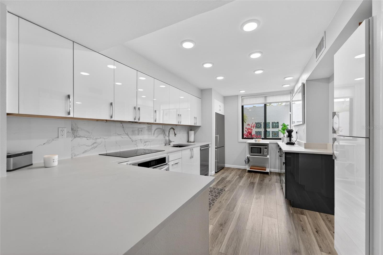 BAYPORT BCH & TEN PH F - Residential