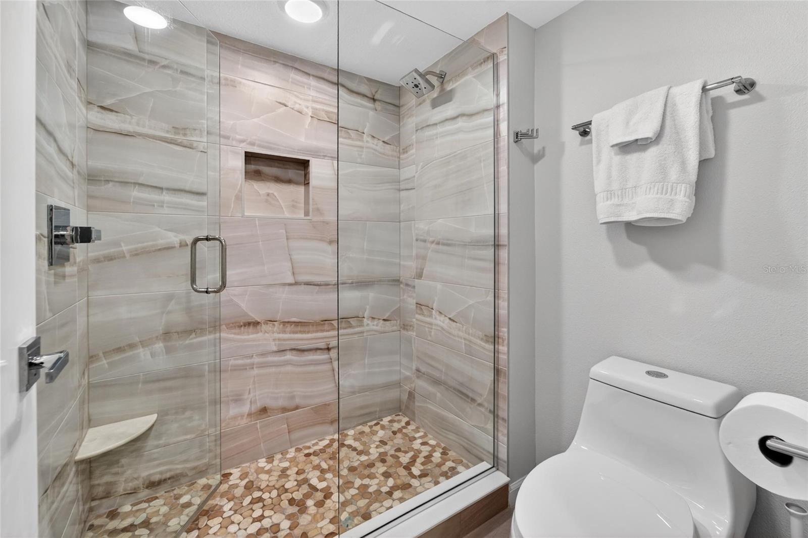 BAYPORT BCH & TEN PH F - Residential