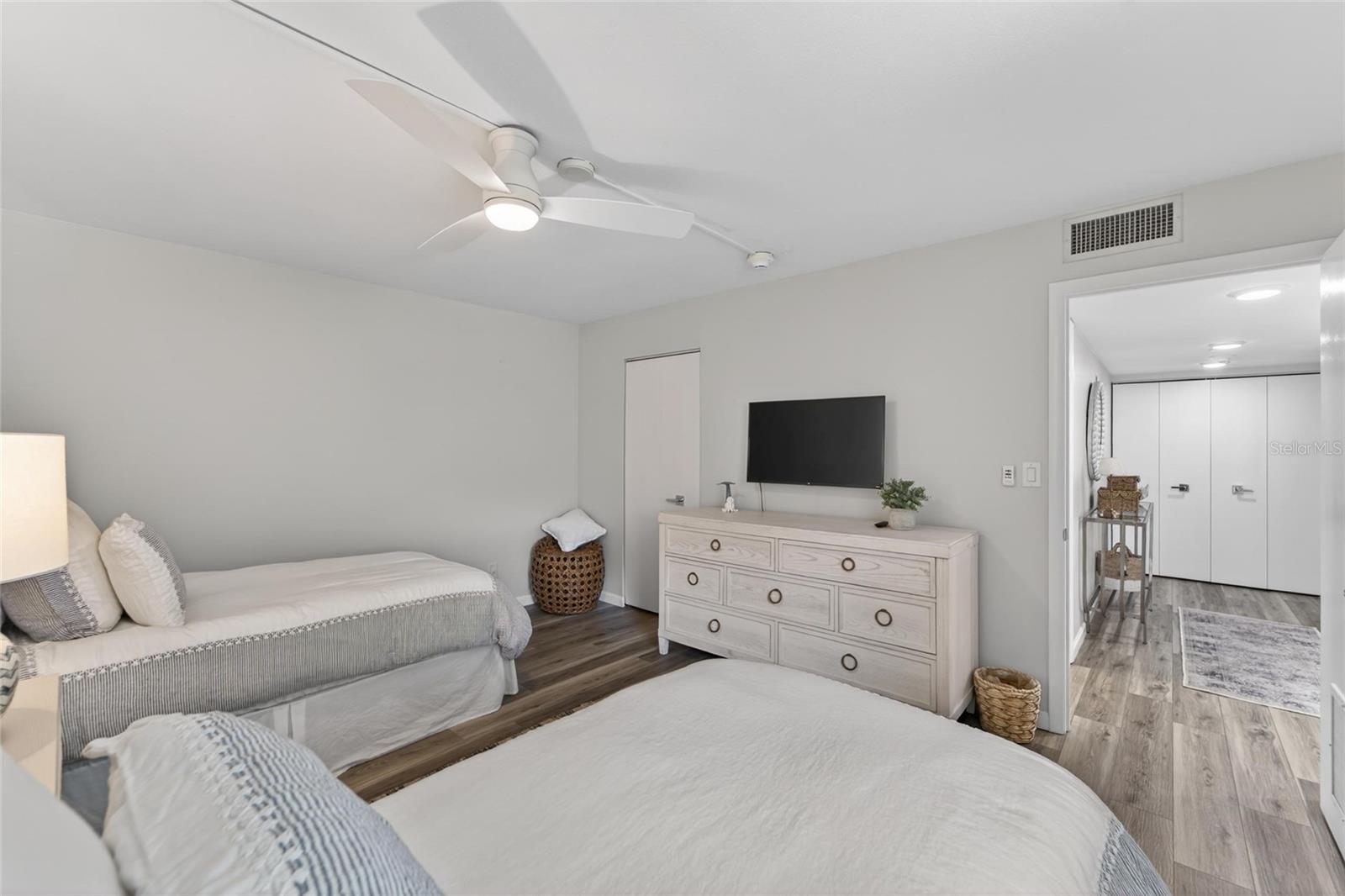 BAYPORT BCH & TEN PH F - Residential