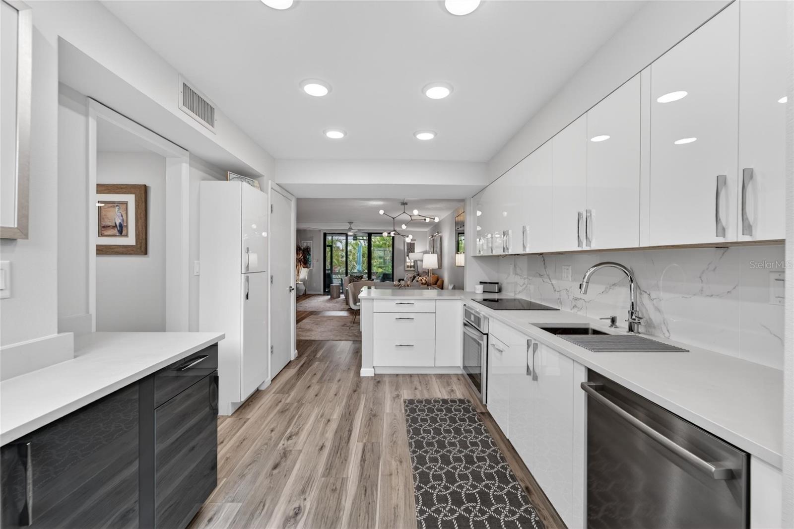 BAYPORT BCH & TEN PH F - Residential