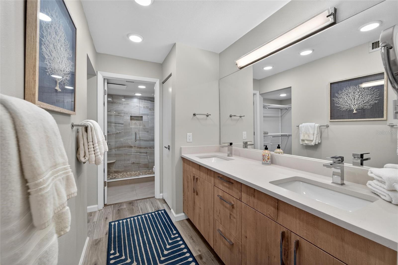 BAYPORT BCH & TEN PH F - Residential