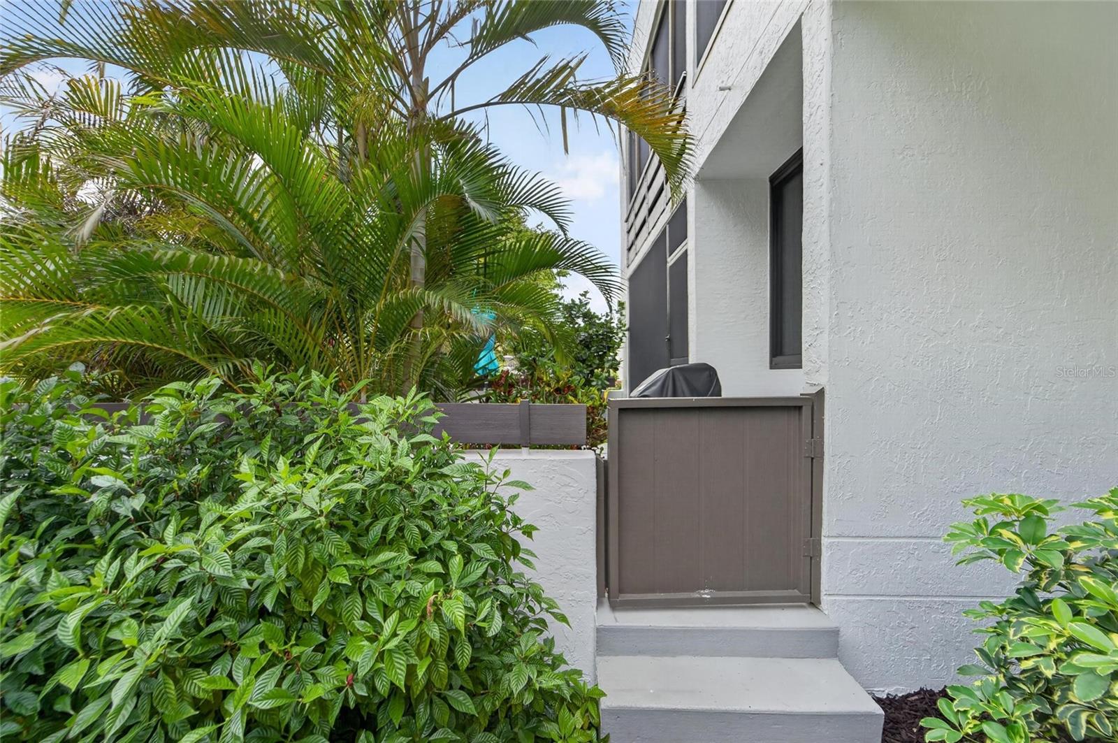 BAYPORT BCH & TEN PH F - Residential