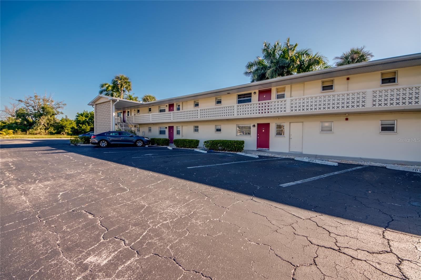 1003 TROPIC TERRACE