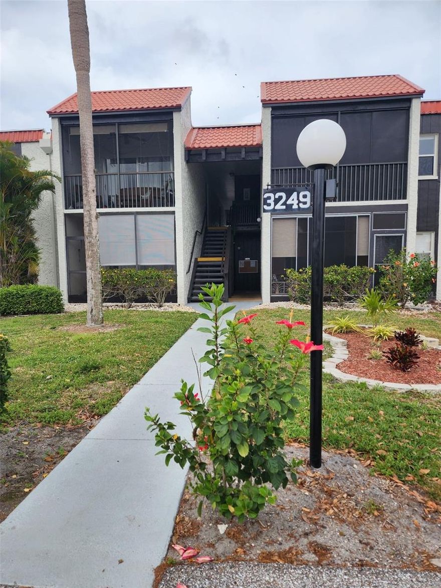 Welcome to your new home, close to everything you need, like a pharmacy, supermarket, retail stores, Armands Circle and UTC Mall, this 2nd floor condo is being offered fully furnished. Move in ready, just bring your personal belongings! These 2 bedrooms and 2 bathrooms are very close to downtown Sarasota. Only 18 minutes from the famous Siesta Key beach, you will have an assigned parking spot. This unit has a brand-new carpet installed on the bedrooms and they are hypoallergenic, the gorgeous vinyl flooring makes it easier to keep clean, so you can enjoy the pool as is on a walking distance from your new place. Outside on the hallway you have an assigned additional storage for your convenience. The Landry is in the building and is one per building.
Minimum lease of 3 months.