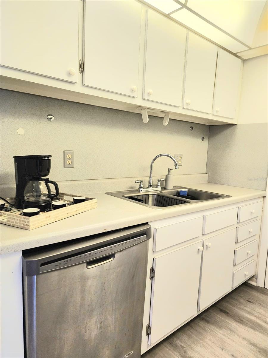 VILLAGE BROOKE SEC 1 - Residential Lease