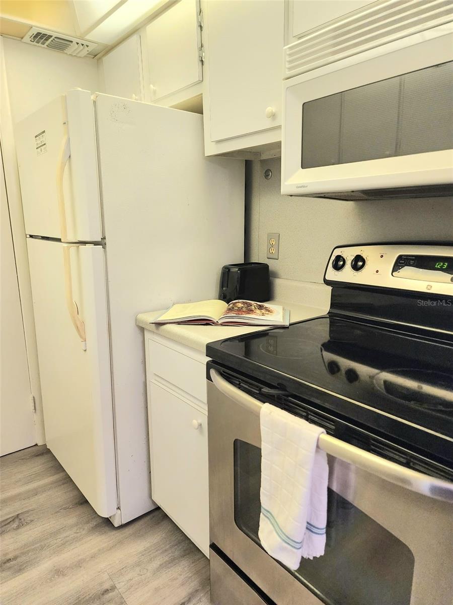 VILLAGE BROOKE SEC 1 - Residential Lease