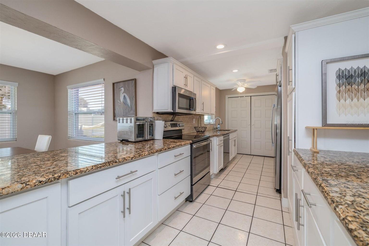 AQUA VISTA CIRCLES - Residential