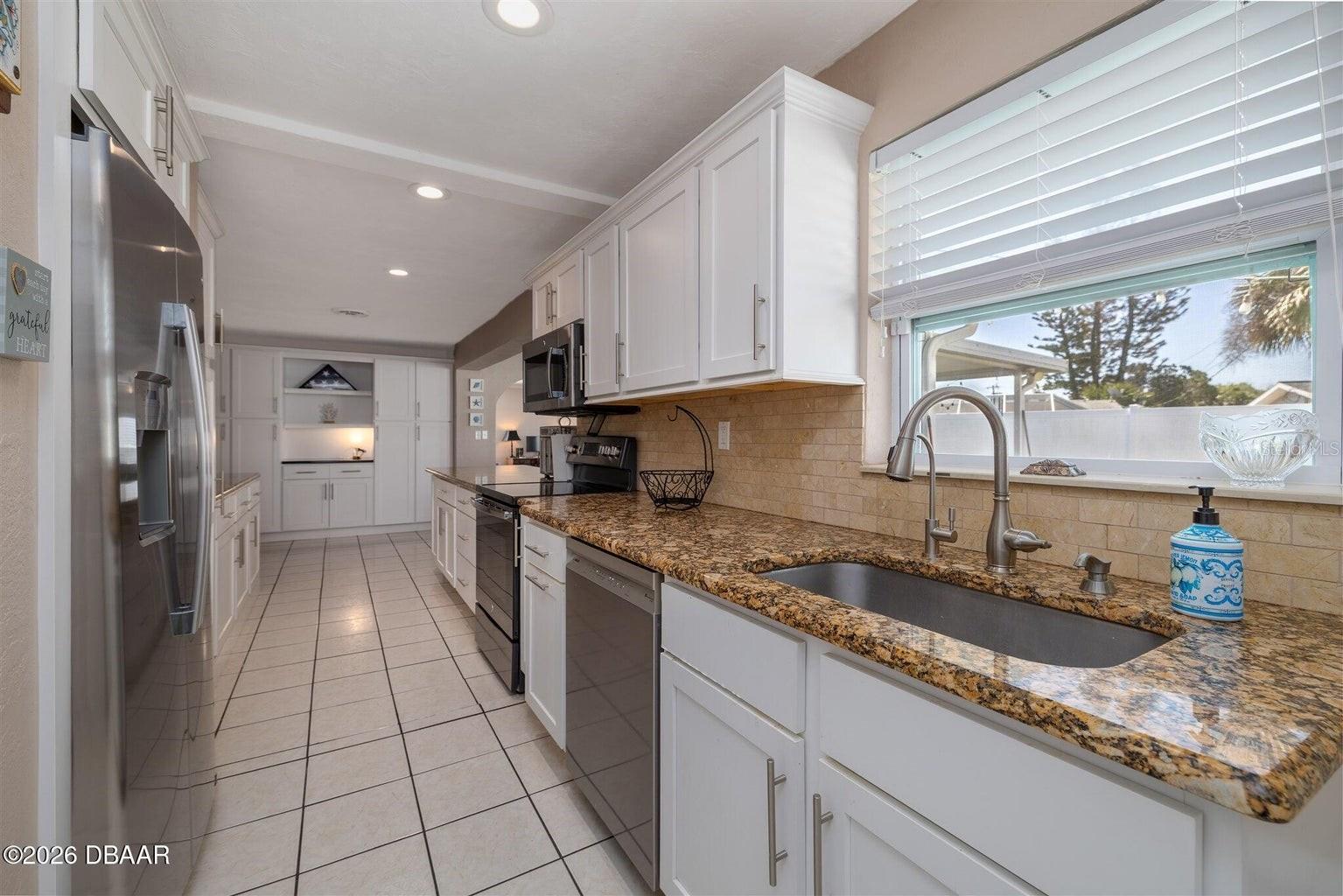 AQUA VISTA CIRCLES - Residential