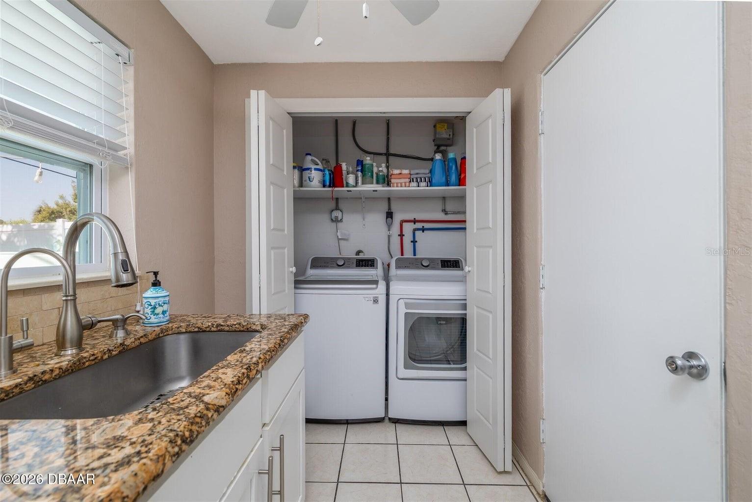 AQUA VISTA CIRCLES - Residential