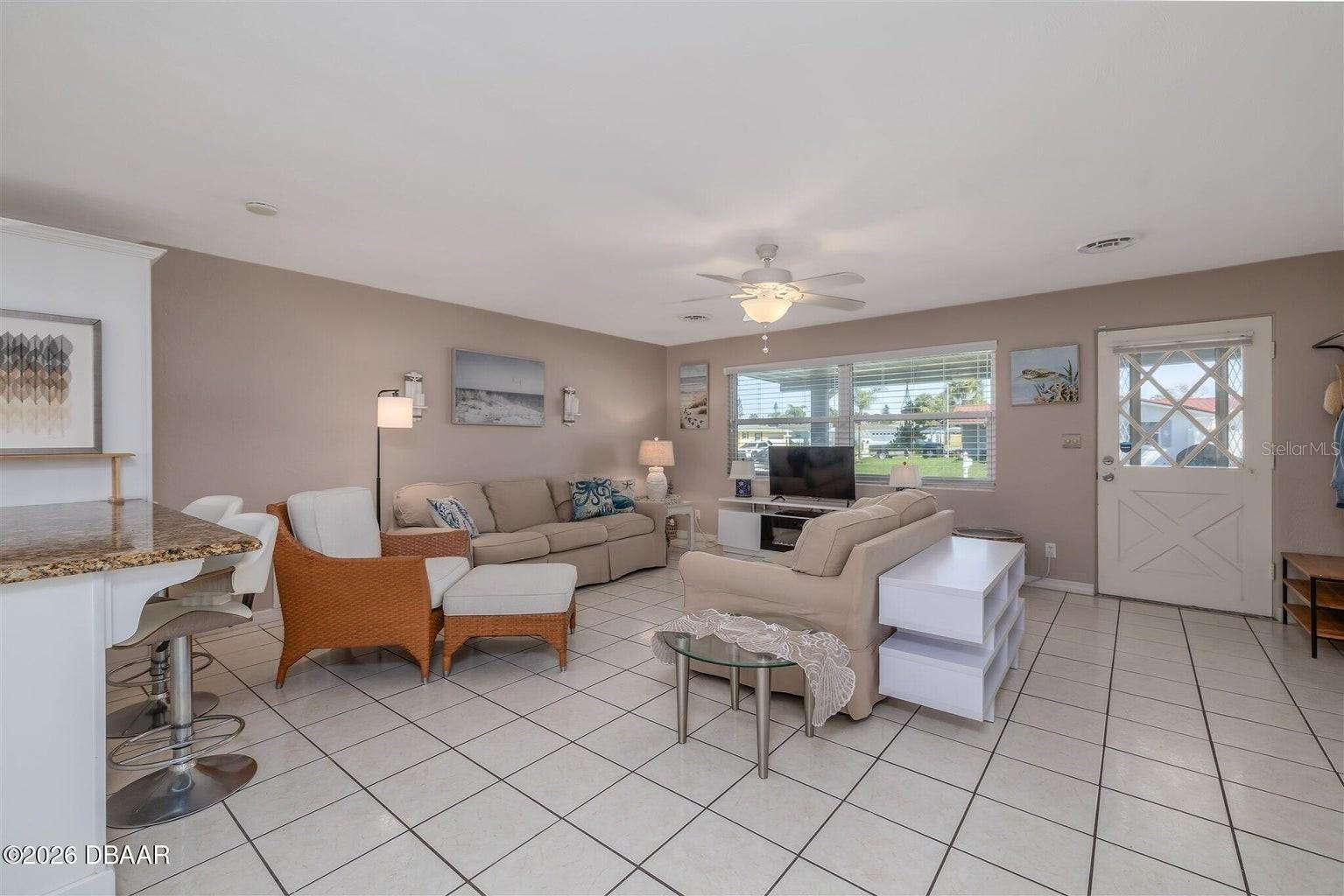 AQUA VISTA CIRCLES - Residential