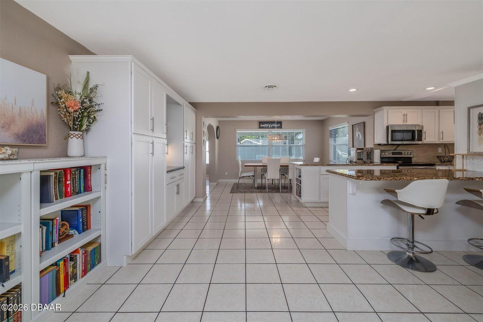 AQUA VISTA CIRCLES - Residential