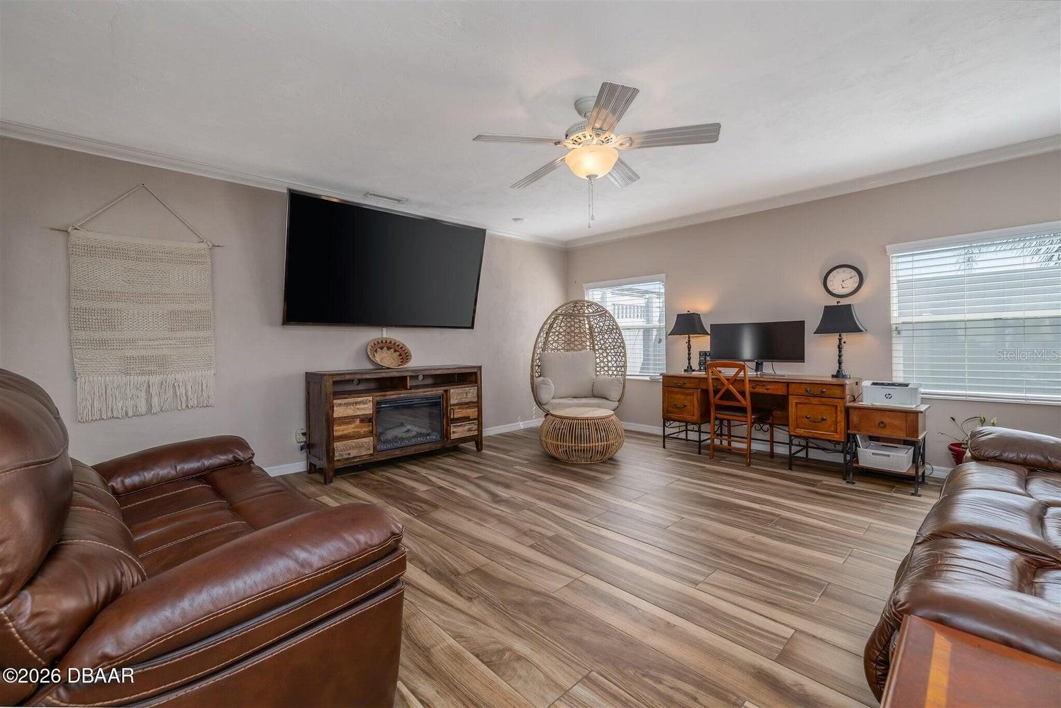 AQUA VISTA CIRCLES - Residential