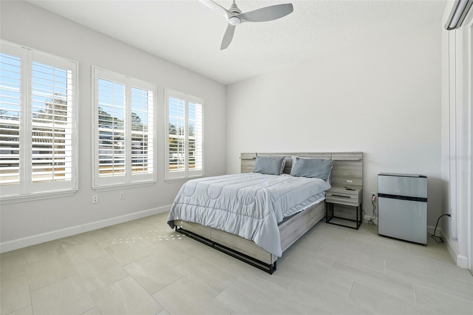 HIDDEN LAKES WATER OAKS PH 02 - Residential