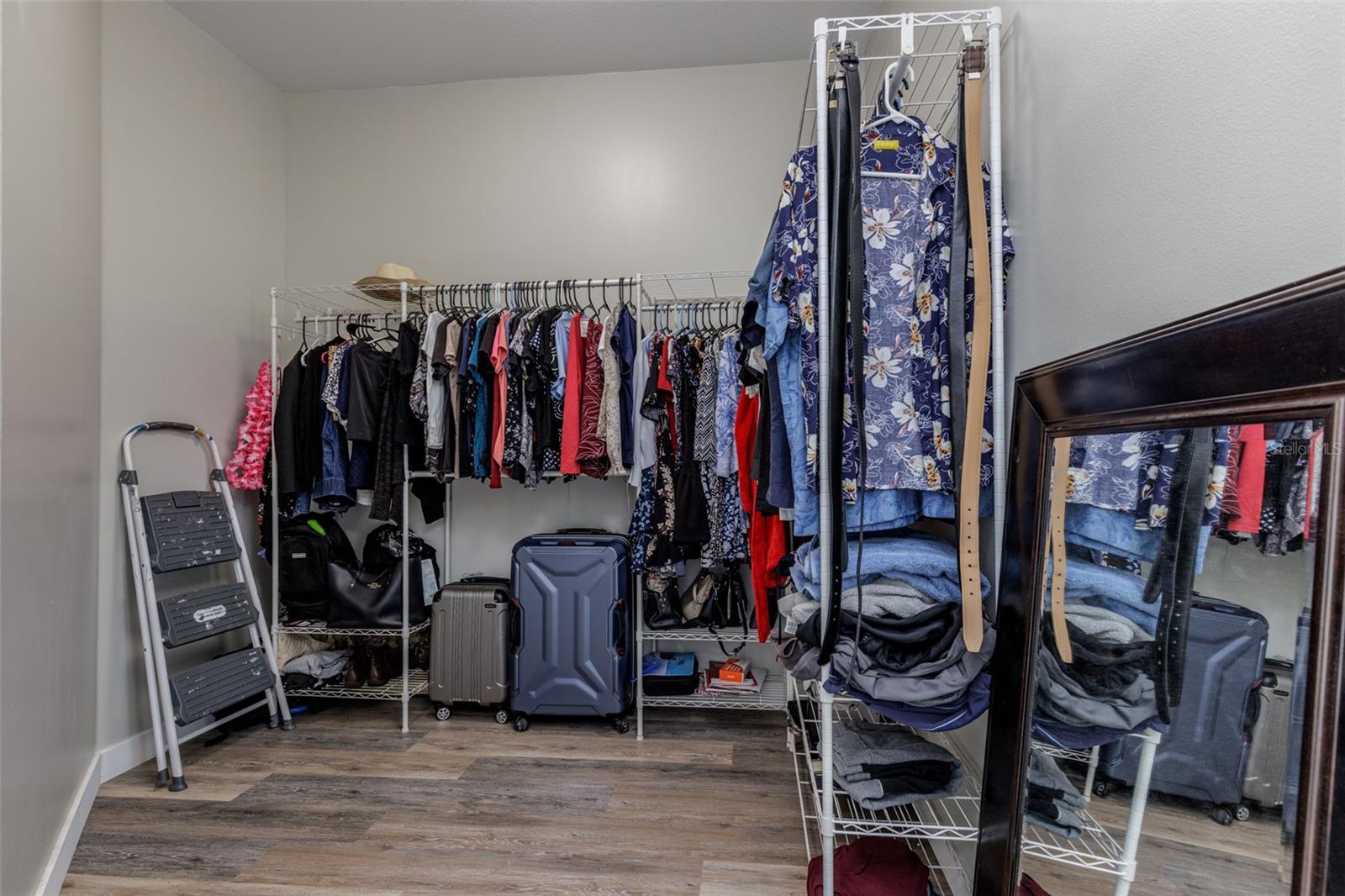 LAUREL RIDGE 01 - Residential