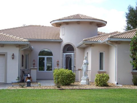 A home in LADY LAKE