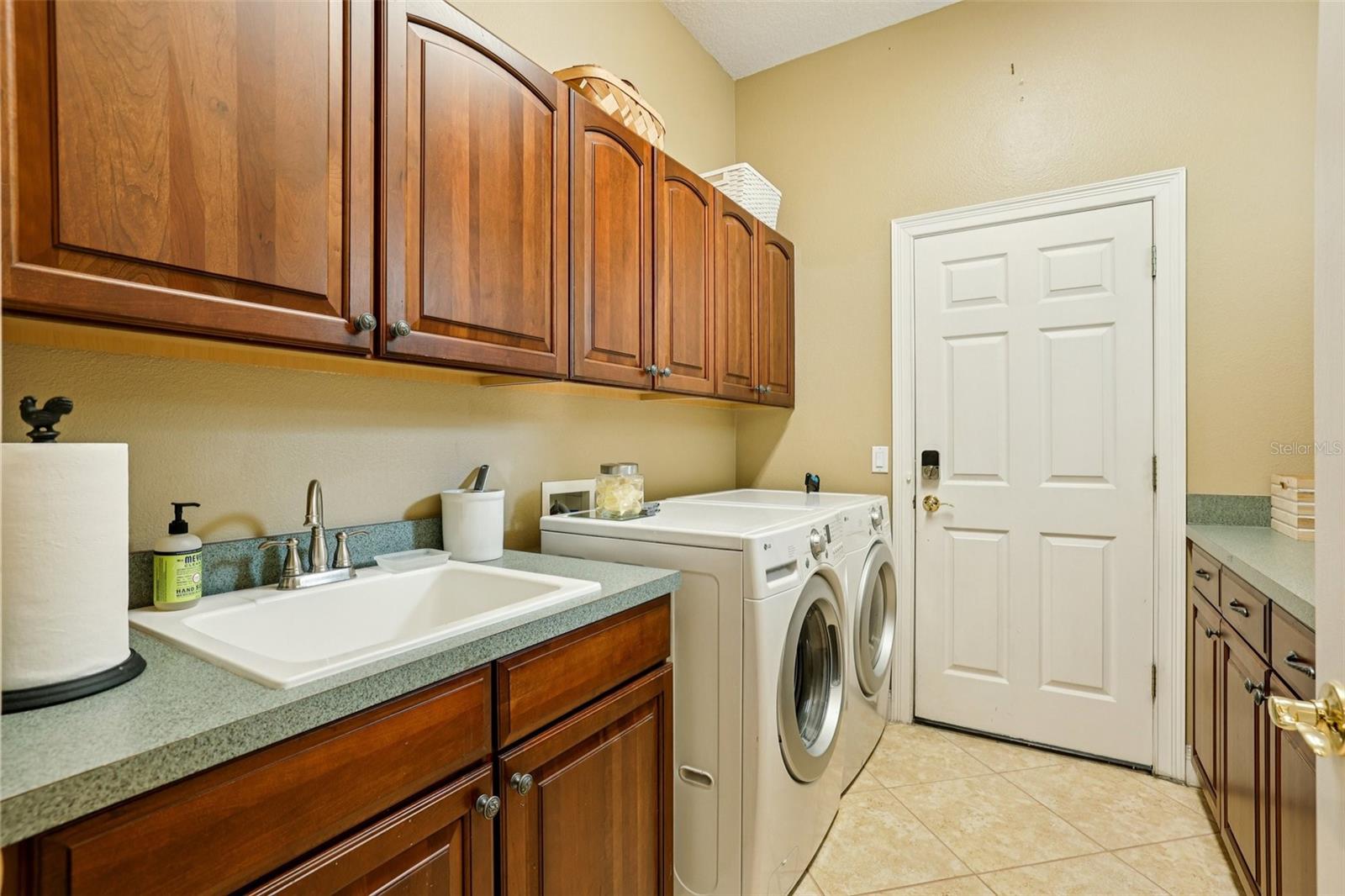 KEENES POINTE - Residential