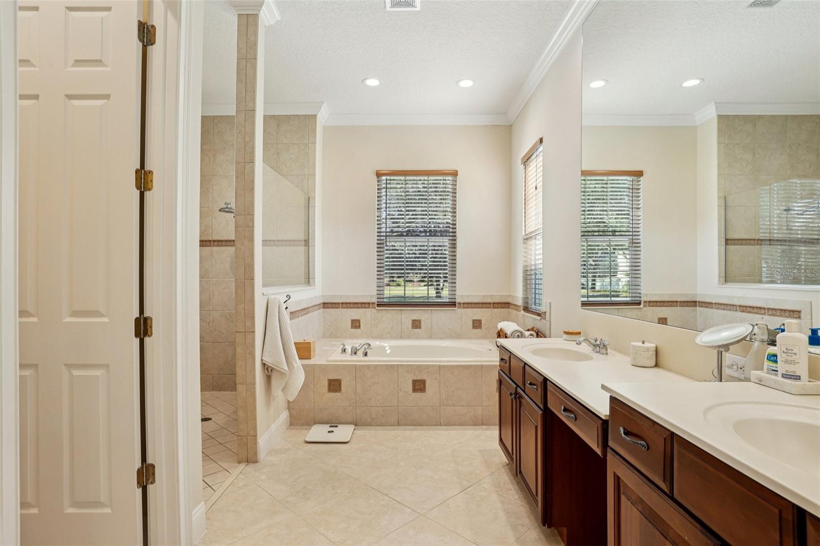 KEENES POINTE - Residential