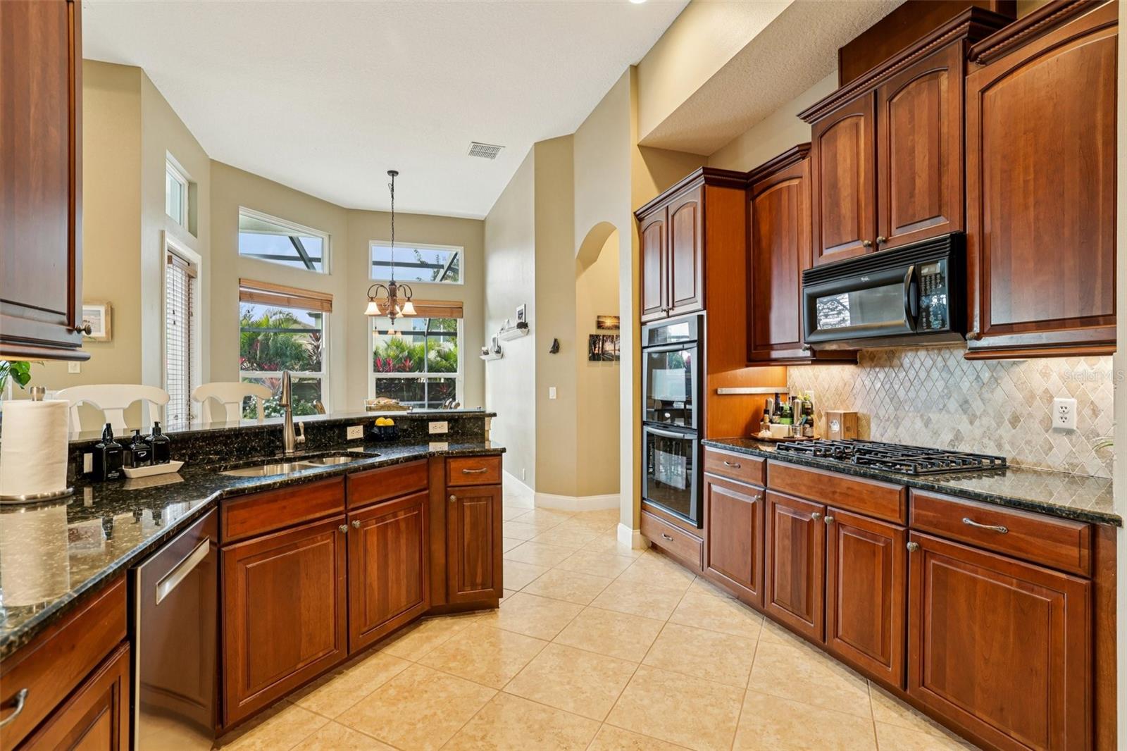 KEENES POINTE - Residential