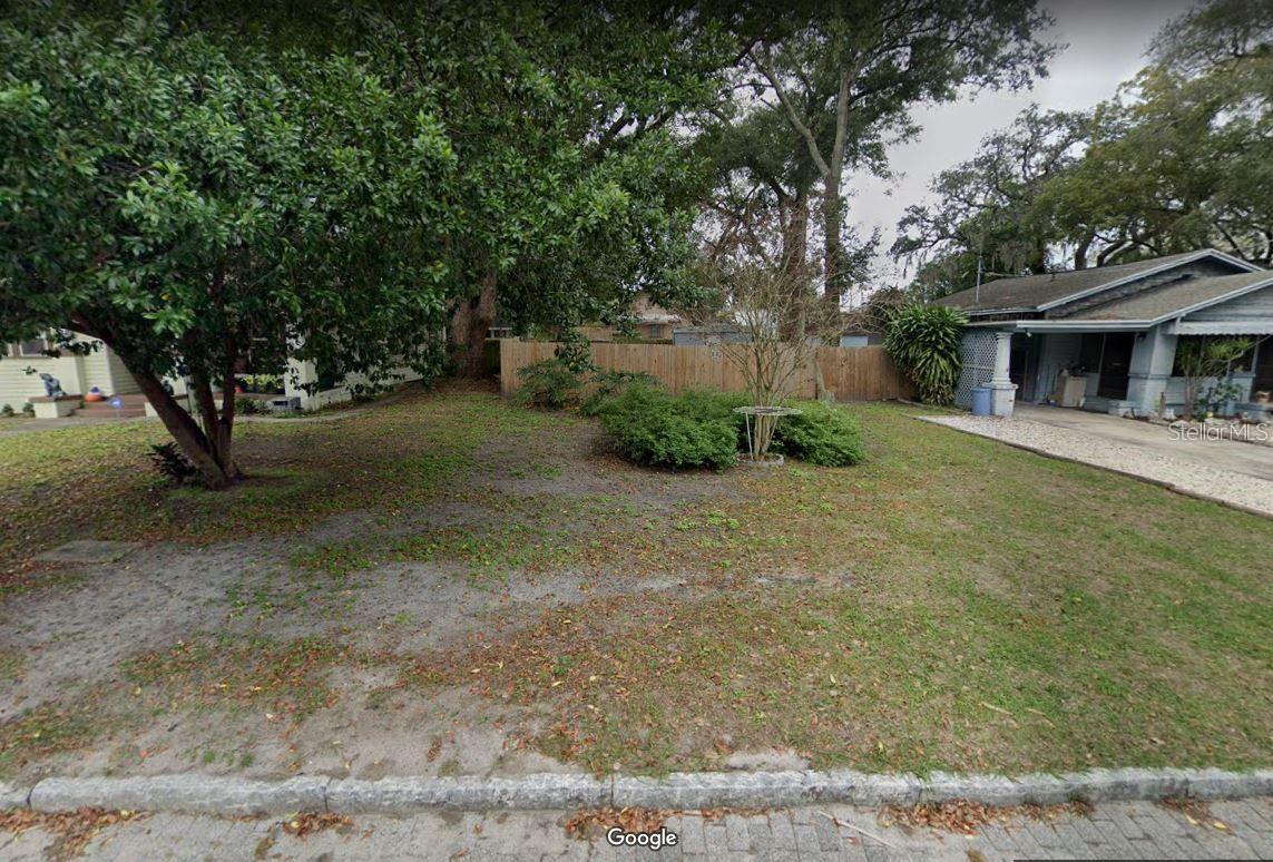 Come build your forever home on this beautiful lot in Seminole Heights.