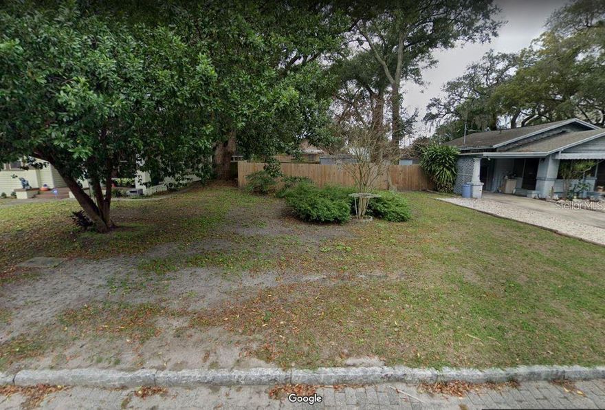 Come build your forever home on this beautiful lot in Seminole Heights.