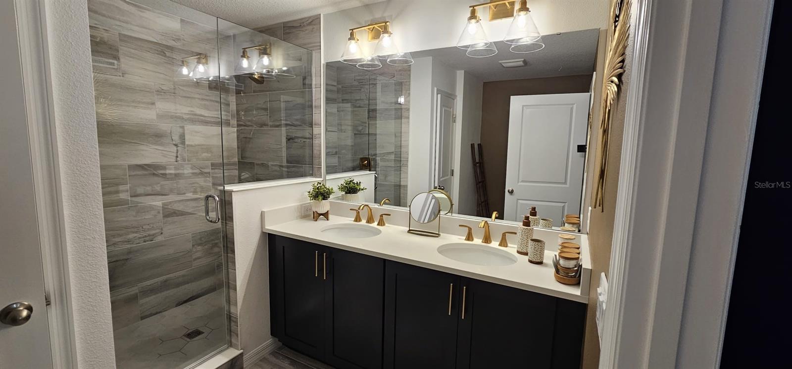 FESTIVAL PH 5 - Residential Lease