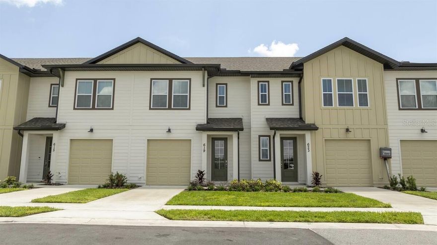 Beautiful silver cup for rent!!! Be lucky and happy to live in this lovely townhome with 3 Bedrooms 2.5 Bathrooms and a 1 car garage with guest parking close to this cute home! Enjoy an amazing lake view and sunlight throughout this home! Amazing open kitchen with plenty of upgrades such as beautiful 42-inch cabinets, all stainless-steel appliances including stove, refrigerator, dishwasher, microwave washer, and dryer. Enormous island with stone counter perfect for gatherings that are open to the great room and dining area. This floor plan features 3 bedrooms upstairs with 2 bathrooms and the half bath is located on the first floor. Love the resort-style amenities and go for a swim in the beach-style community pool, water park, Stay active with the fitness center, unwind in the hot tub or spa, and let the little ones enjoy in the playground area. From sand volleyball courts, and 18-hole miniature golf, to clubhouse TV rooms, business centers, and event area rentals,. This home is conveniently located to shopping, grocery stores, Posner Park, Champions Gate Village, and Walt Disney World. don't wait more for this magical place to live, elevate your lifestyle. Lo mejor de todo que tienes la opción de hacer airbnb