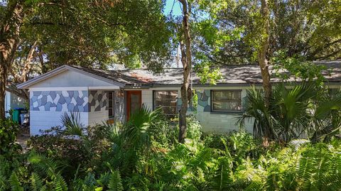 Photo of 11633 92nd Street N, Largo, FL 33773 (MLS # TB8438342)