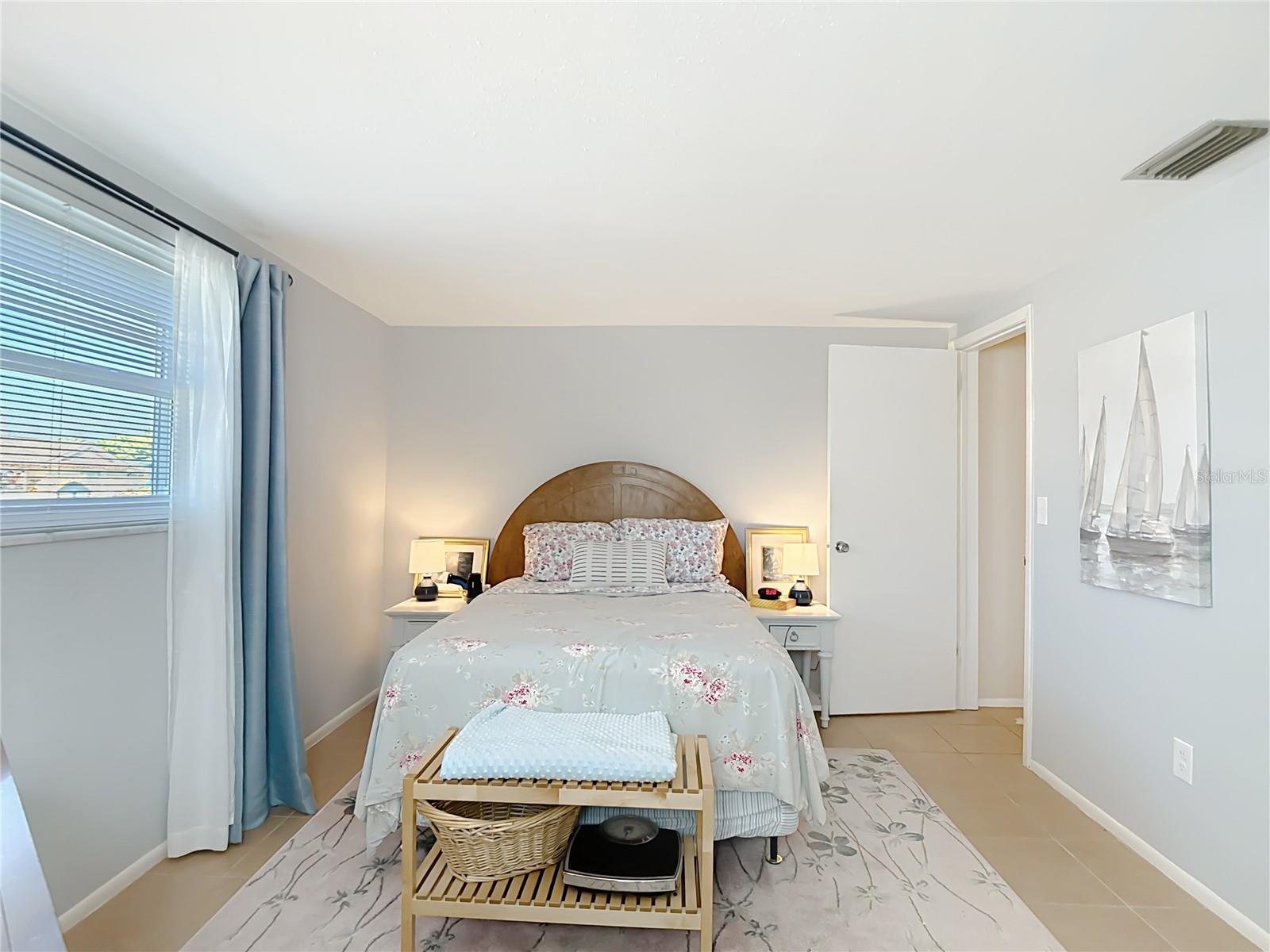 EMBASSY HILLS - Residential