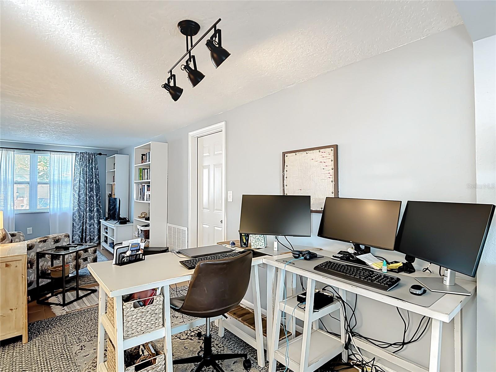 EMBASSY HILLS - Residential