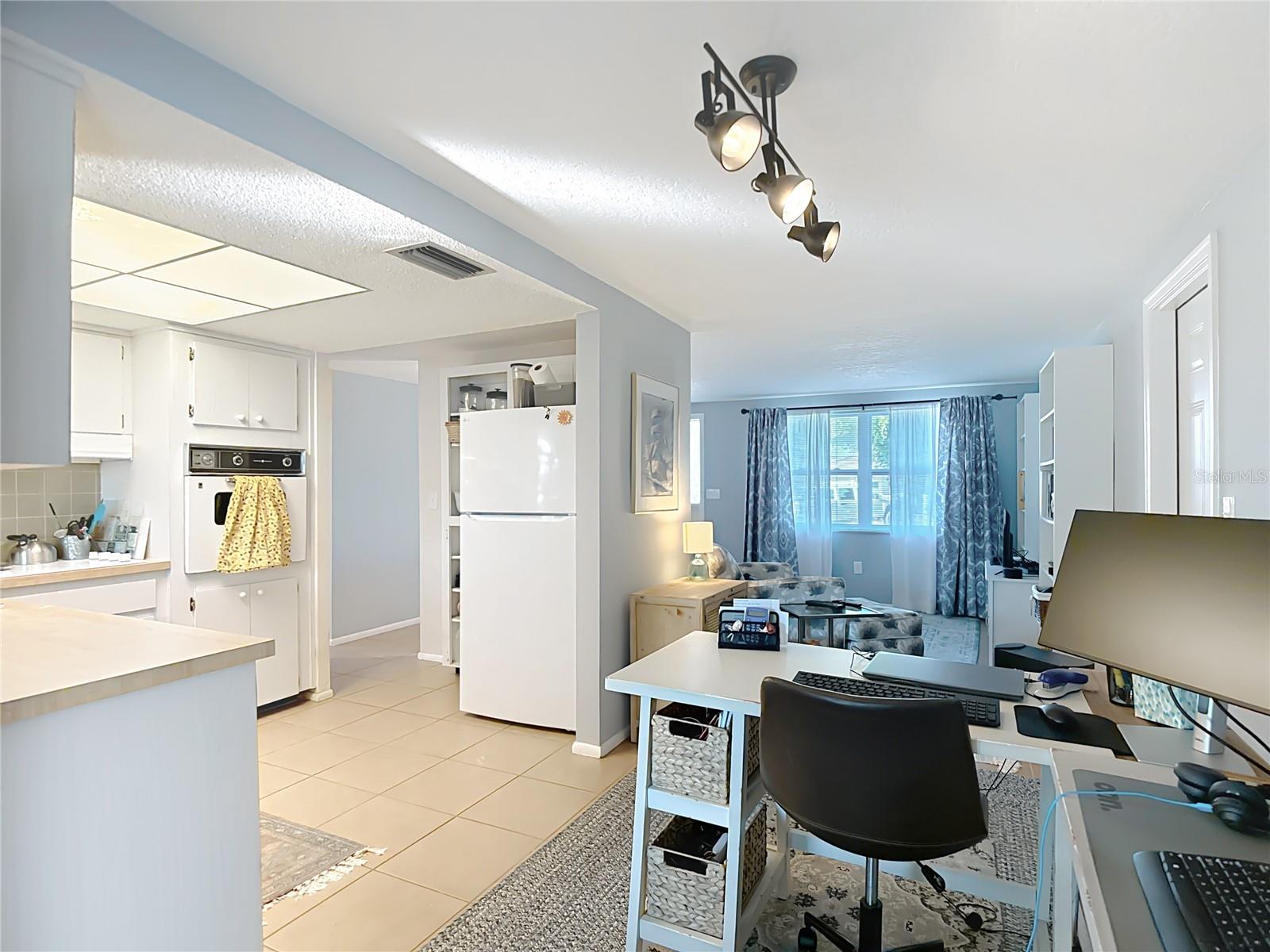 EMBASSY HILLS - Residential