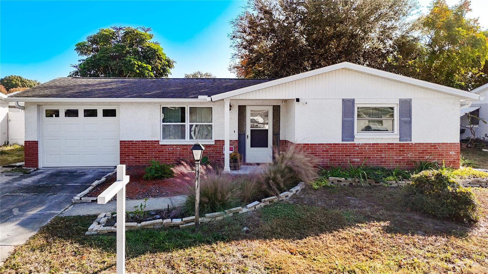 EMBASSY HILLS - Residential