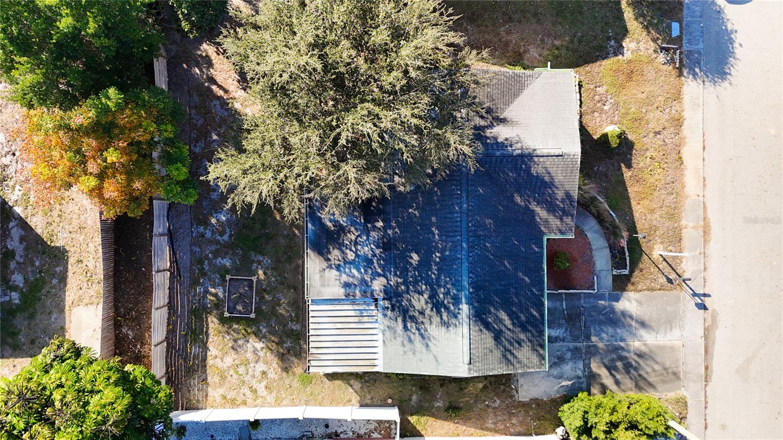 EMBASSY HILLS - Residential