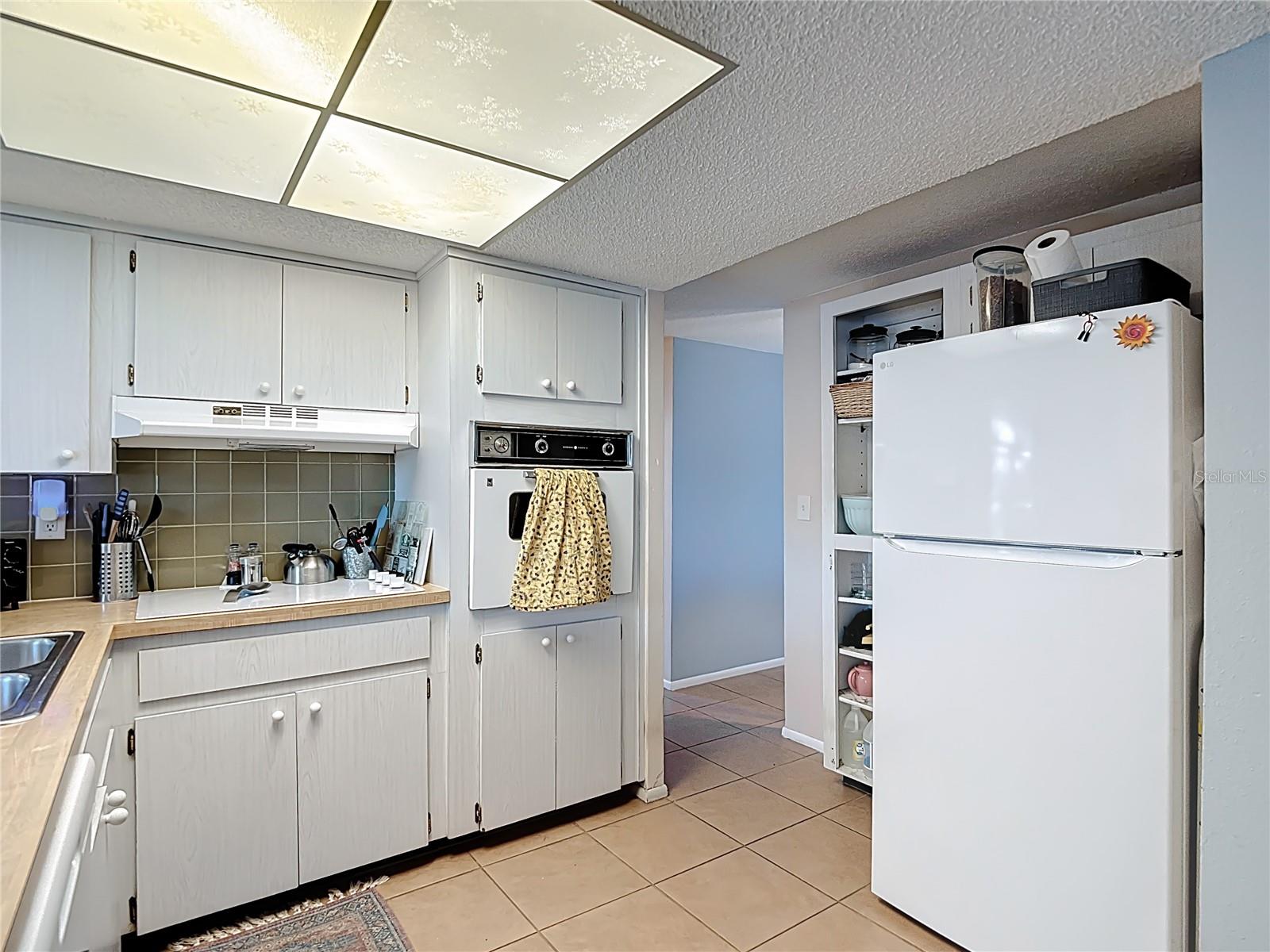 EMBASSY HILLS - Residential