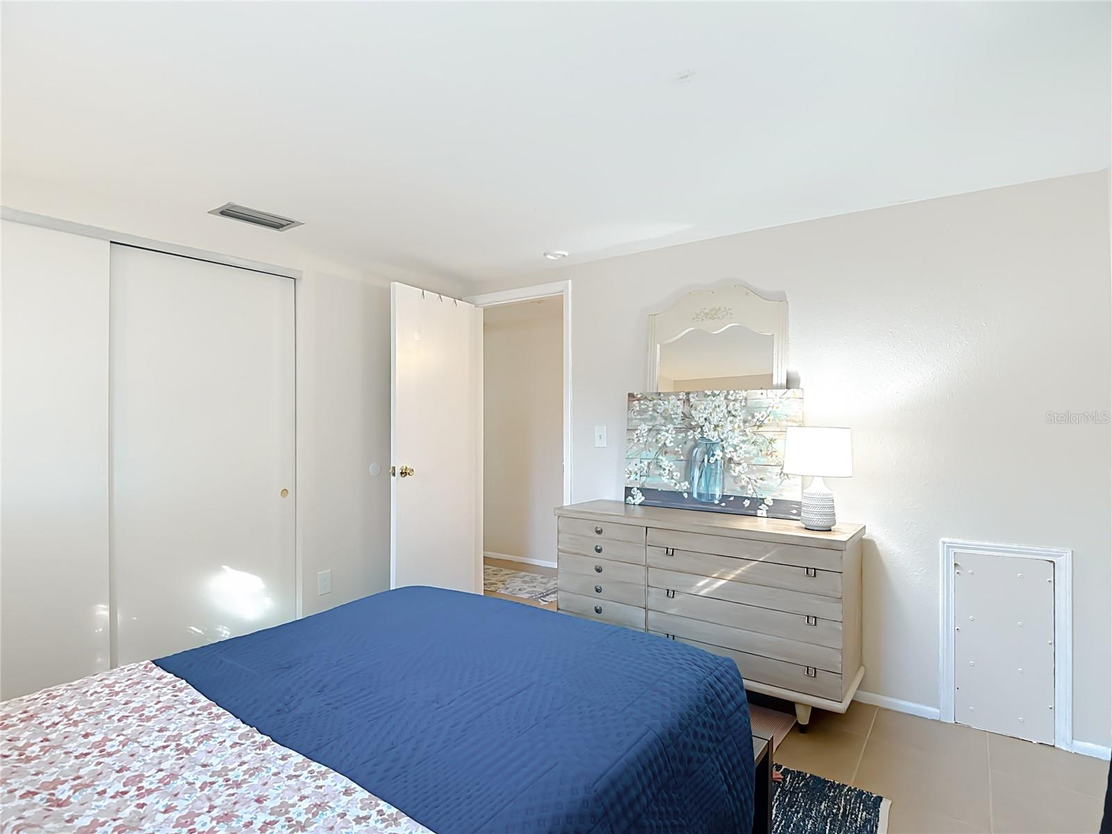 EMBASSY HILLS - Residential