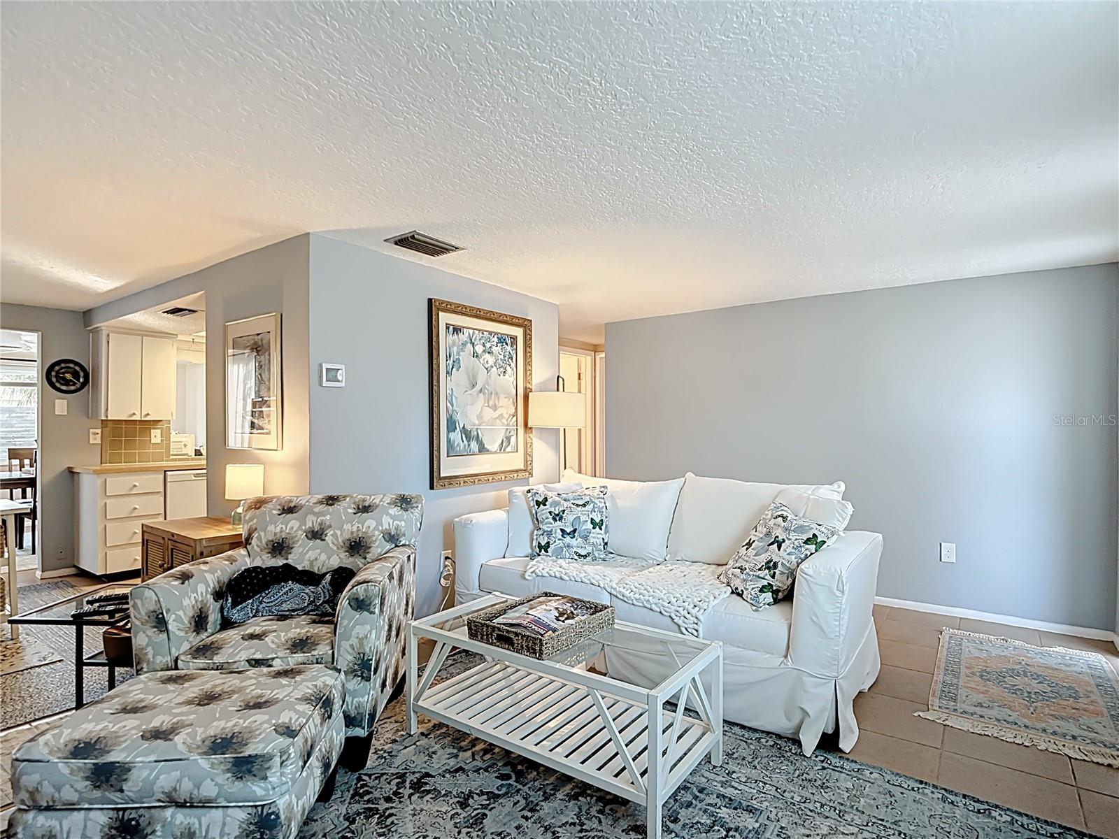 EMBASSY HILLS - Residential