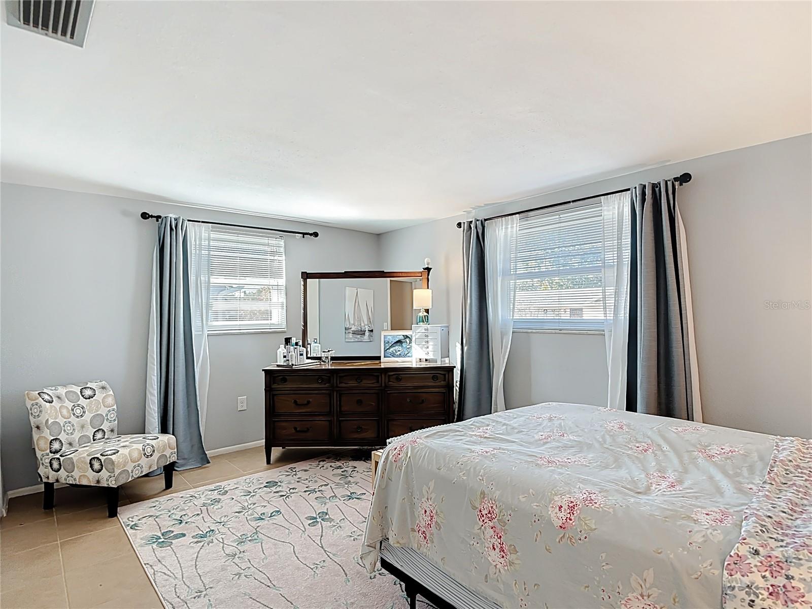 EMBASSY HILLS - Residential