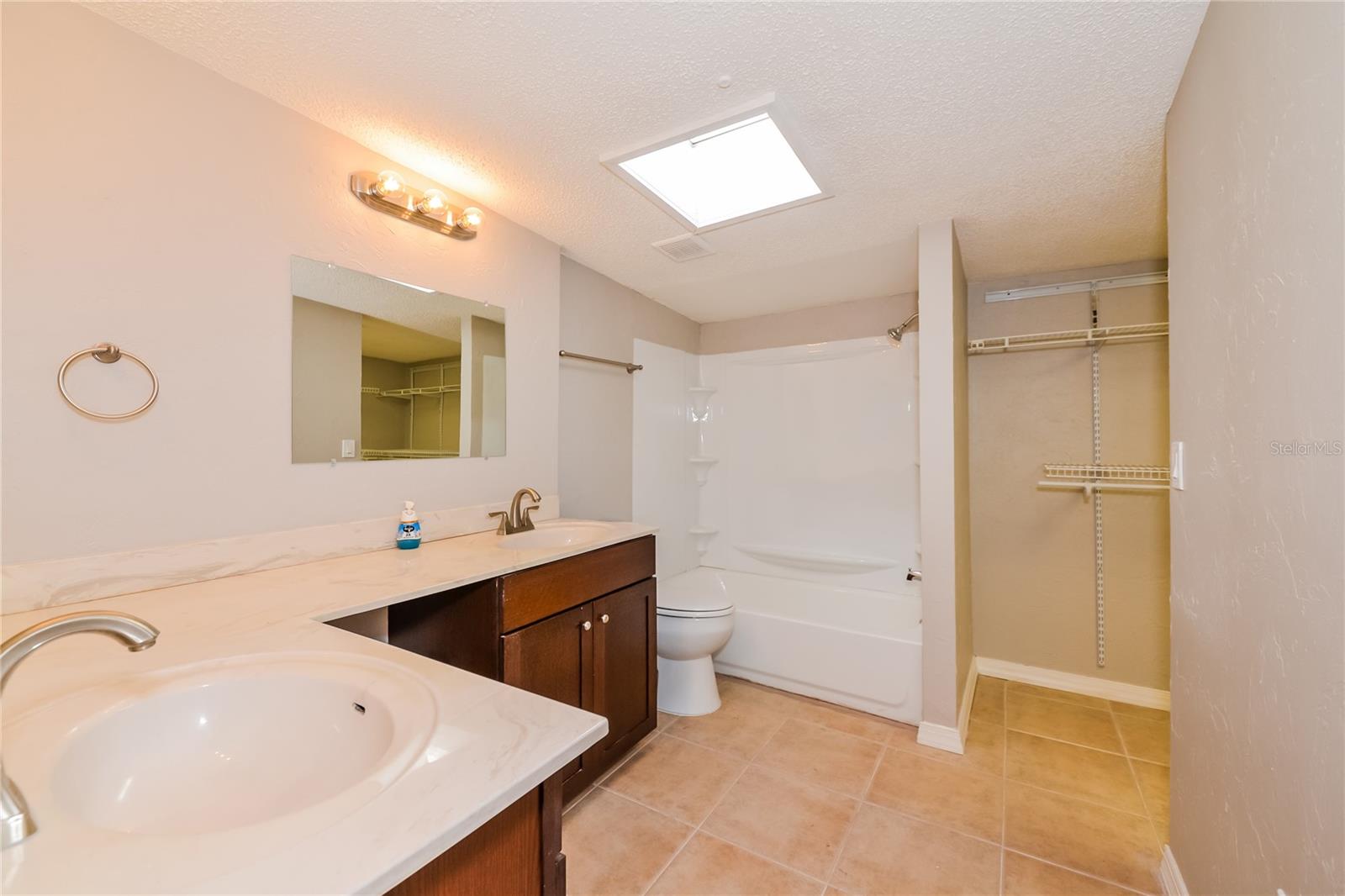 SARASOTA SPRINGS UNIT 19 - Residential Lease