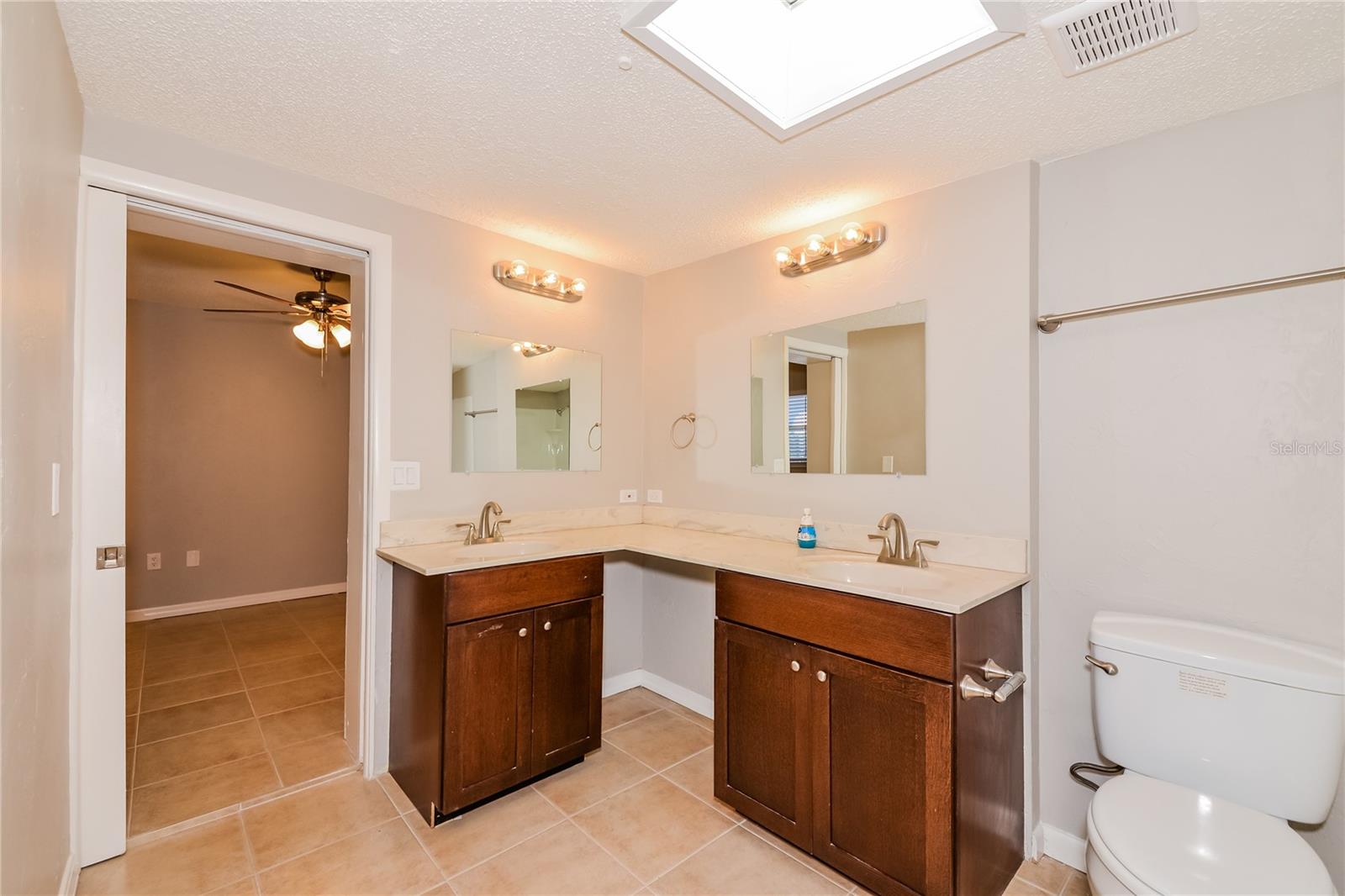 SARASOTA SPRINGS UNIT 19 - Residential Lease