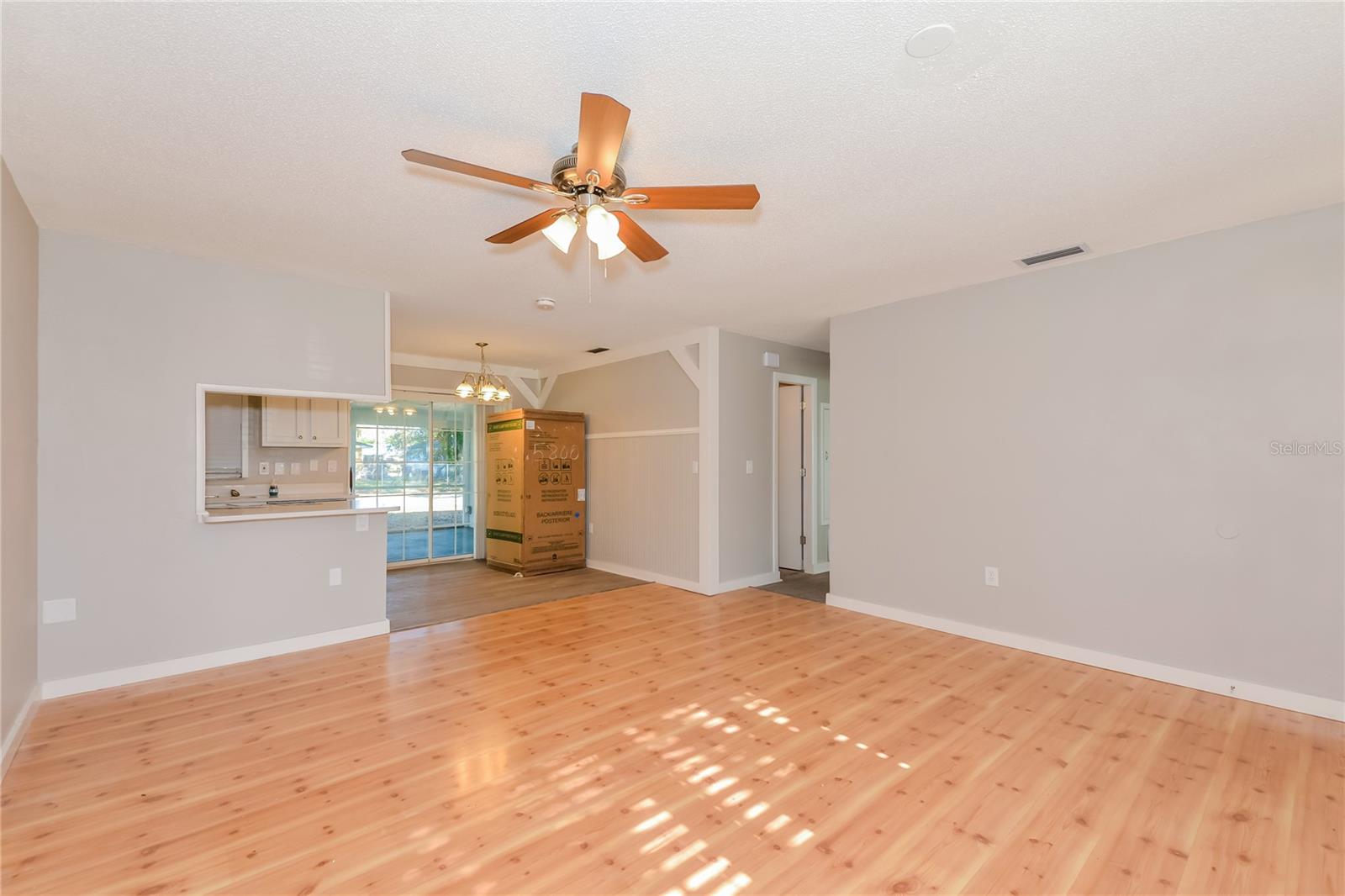 SARASOTA SPRINGS UNIT 19 - Residential Lease
