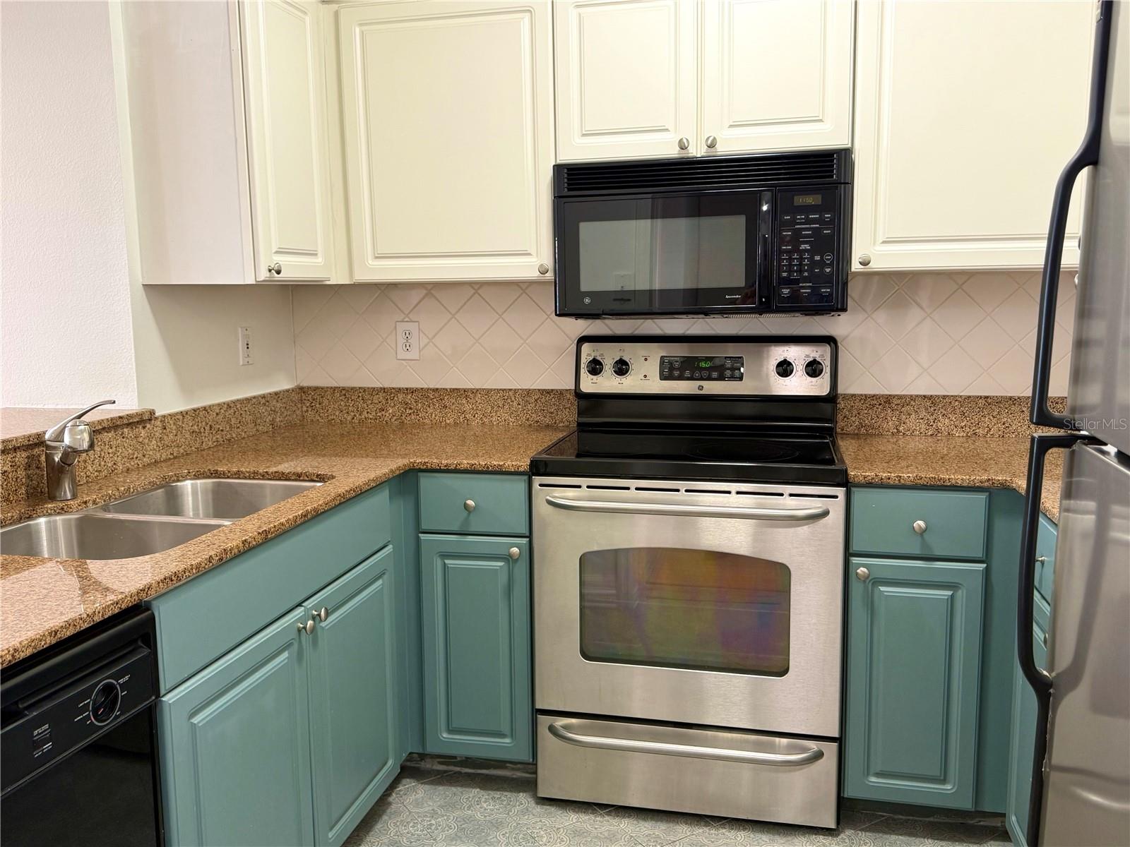 HYDE PARK WALK A CONDO - Residential Lease