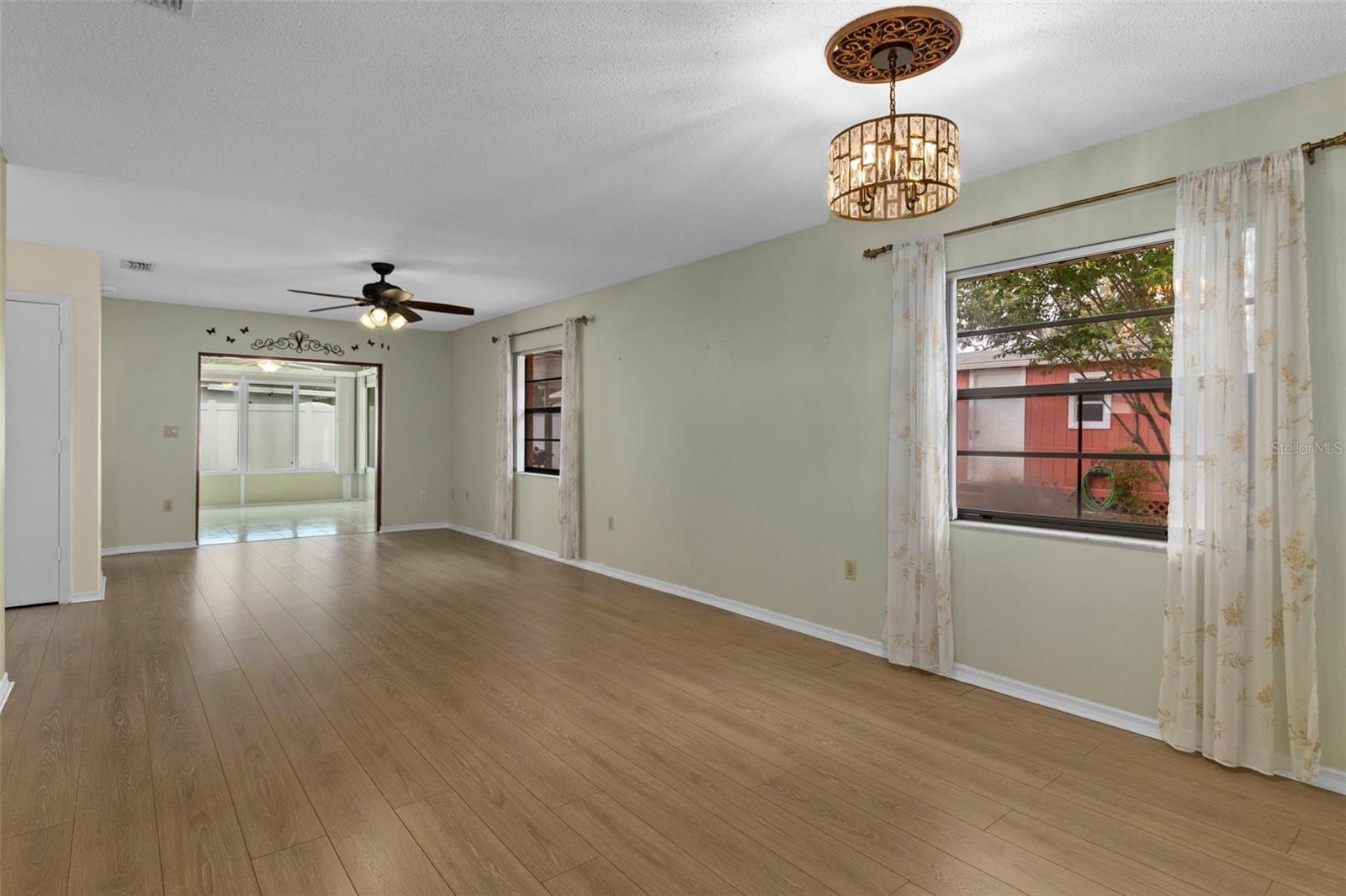 SPRING HILL - Residential