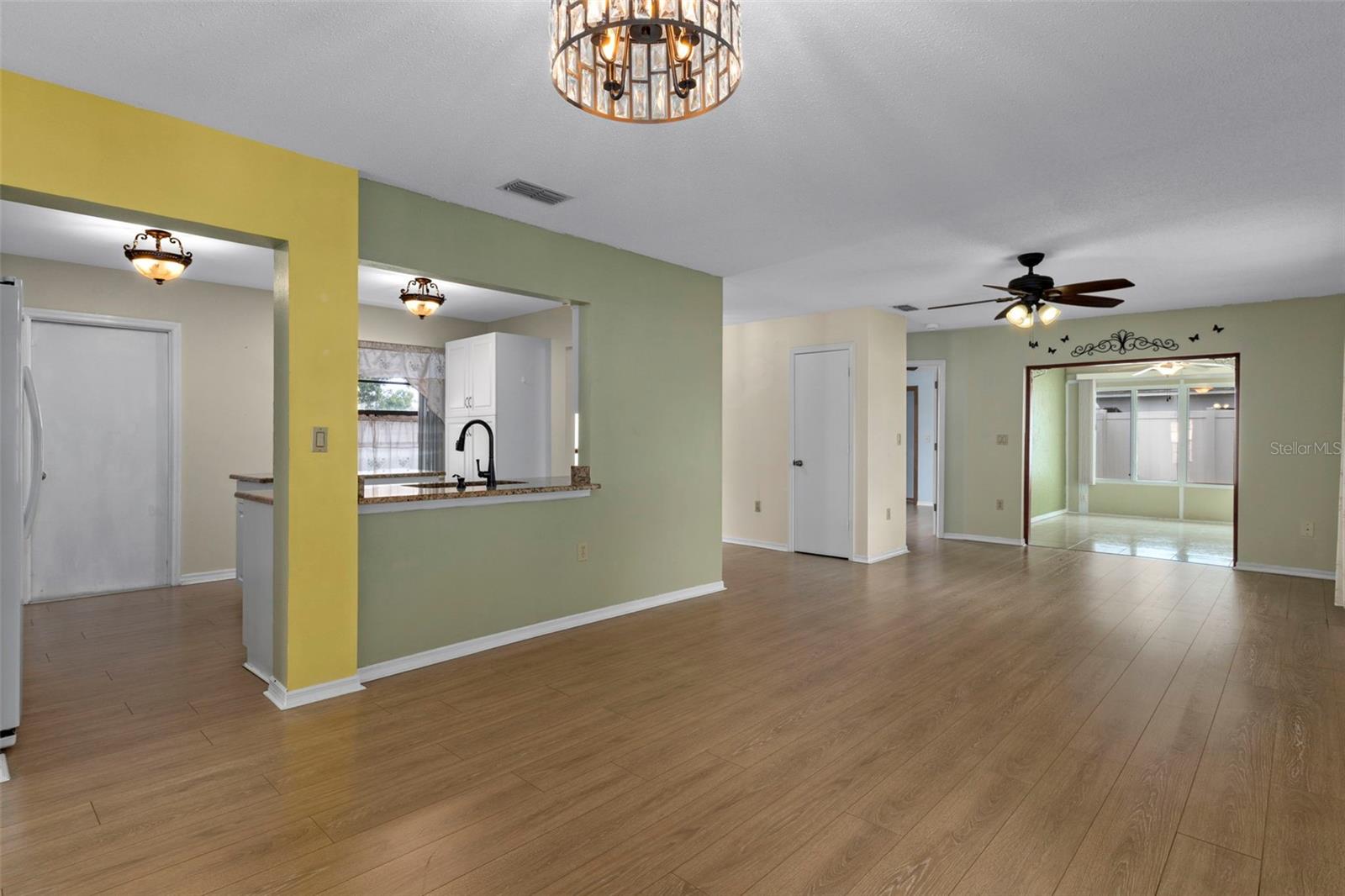 SPRING HILL - Residential