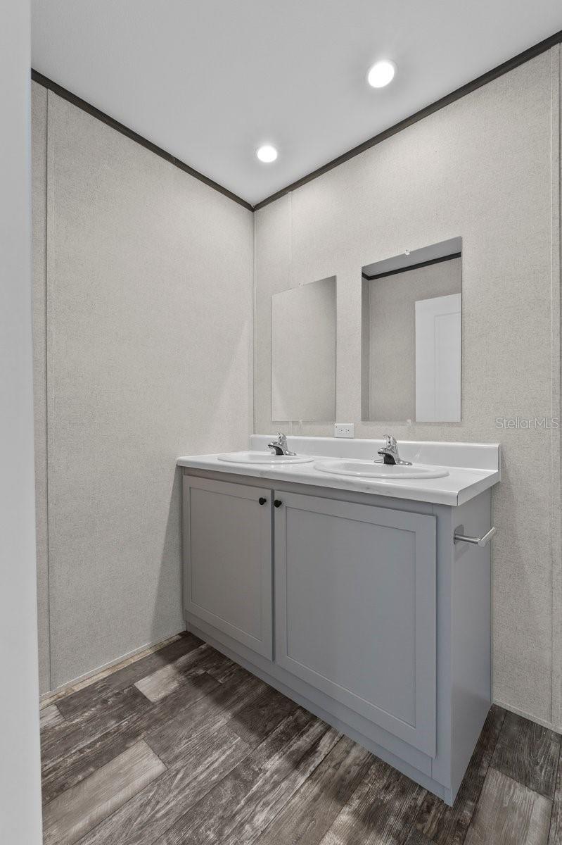 MONTVERDE HILLS - Residential