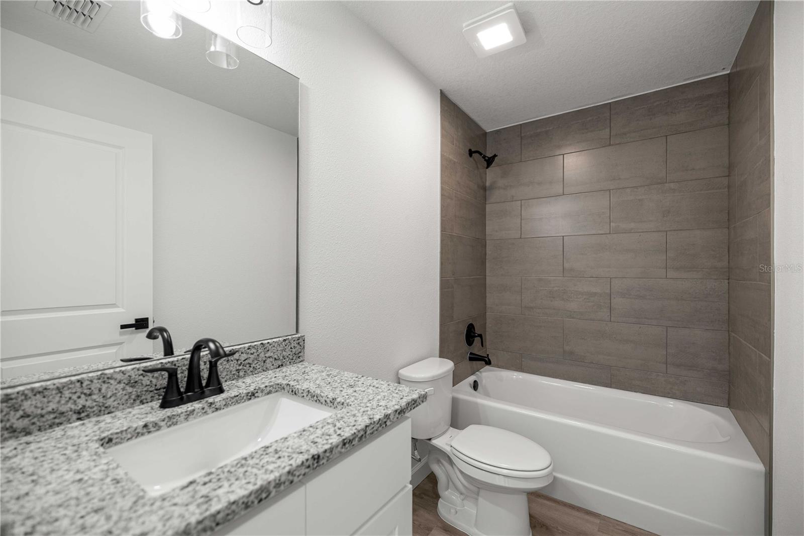 RAINBOW LAKES ESTATE - Residential