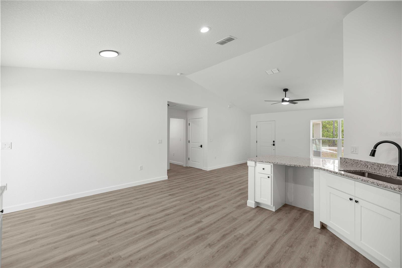 RAINBOW LAKES ESTATE - Residential