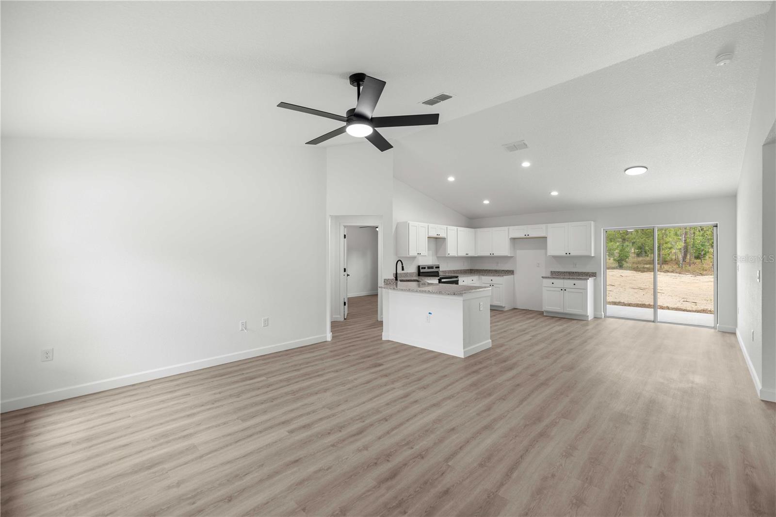 RAINBOW LAKES ESTATE - Residential